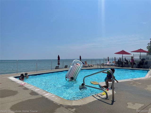 4500 Lakeshore Road 20, Fort Gratiot Charter Township, MI 48059