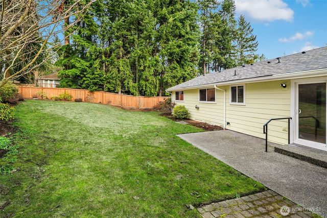 23700 77th Avenue W, Edmonds, WA 98026
