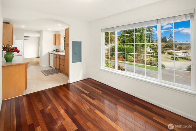 23700 77th Avenue W, Edmonds, WA 98026