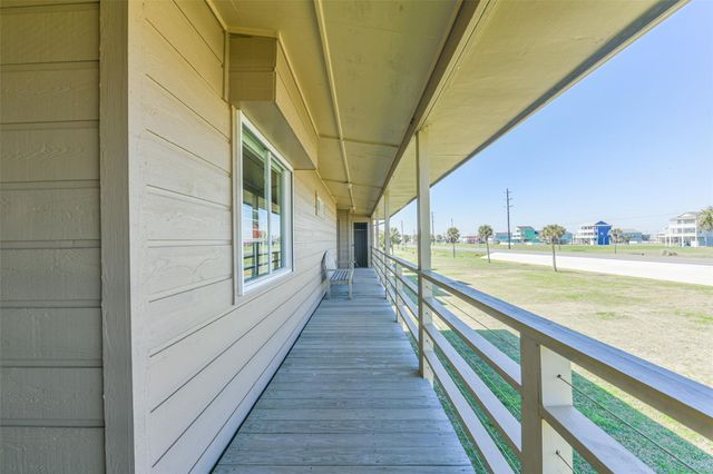 18418 E De Vaca Lane, Galveston, TX 77554