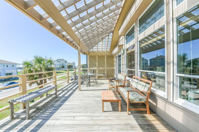 18418 E De Vaca Lane, Galveston, TX 77554