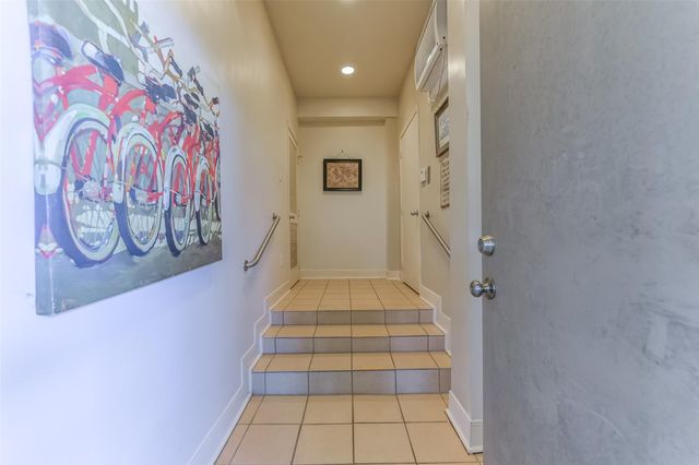 18418 E De Vaca Lane, Galveston, TX 77554