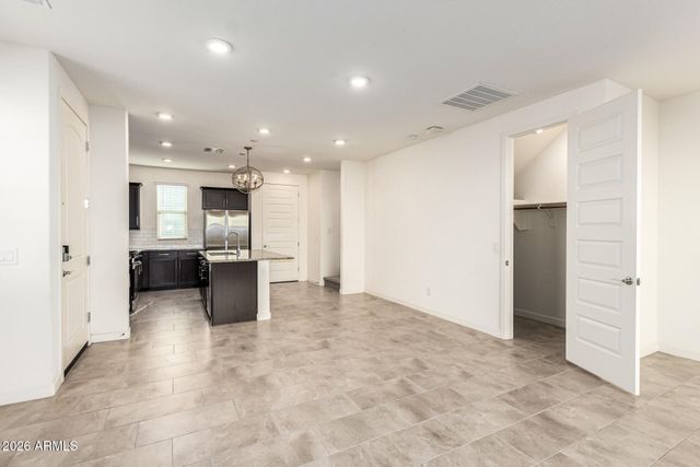 688 N ABALONE Drive, Gilbert, AZ 85233