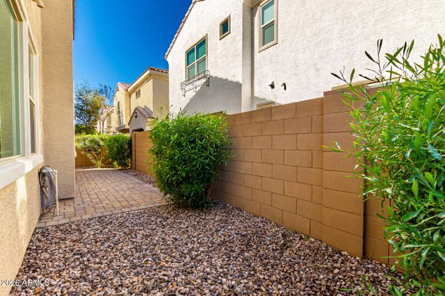 688 N ABALONE Drive, Gilbert, AZ 85233
