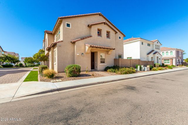 688 N ABALONE Drive, Gilbert, AZ 85233