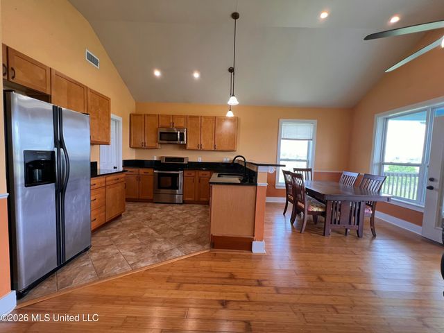 11053 N Shore Drive, Bay Saint Louis, MS 39520