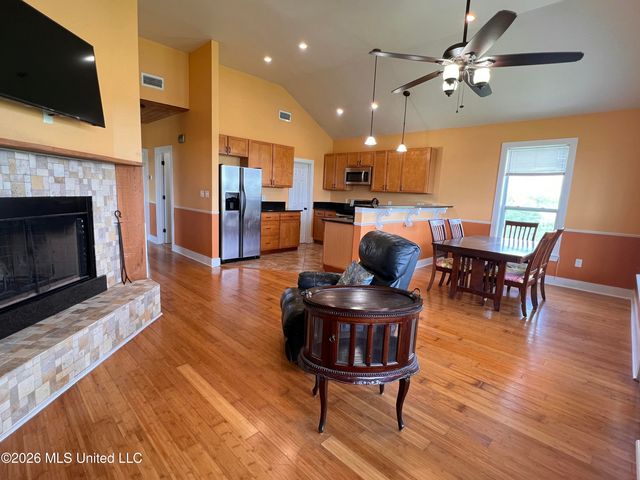 11053 N Shore Drive, Bay Saint Louis, MS 39520