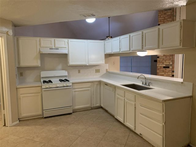 2306 Doverglen Drive, Missouri City, TX 77489