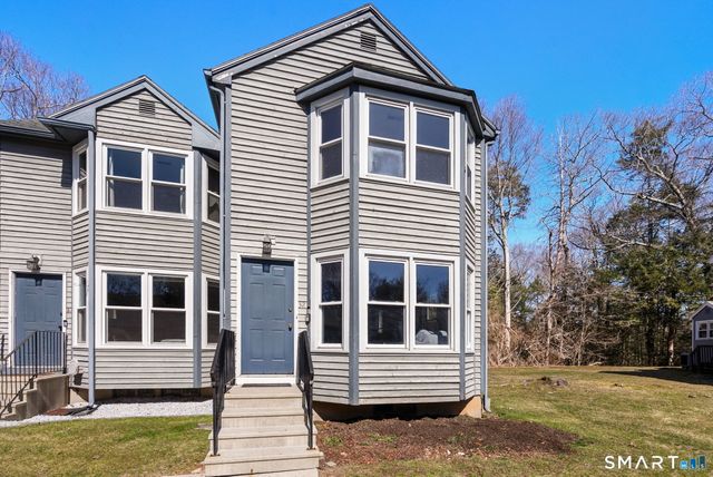 32 Rushford Meade 32, Granby, CT 06035