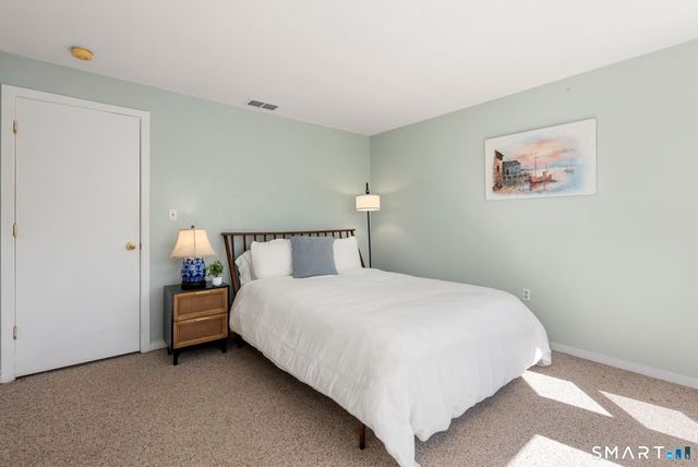 32 Rushford Meade 32, Granby, CT 06035