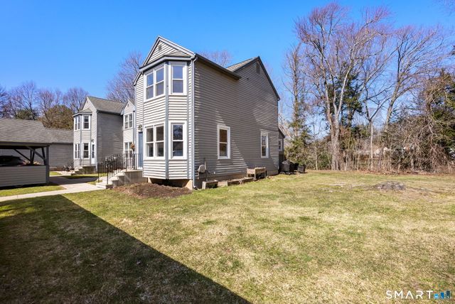 32 Rushford Meade 32, Granby, CT 06035