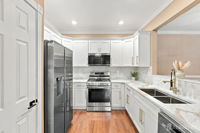 540 Cranbury Road 104, East Brunswick, NJ 08816
