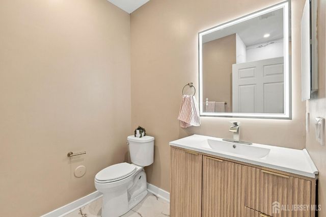 540 Cranbury Road 104, East Brunswick, NJ 08816