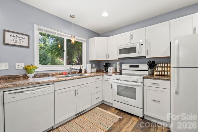 15 N Garden Court, Fletcher, NC 28732