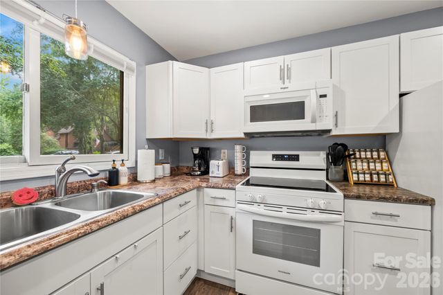 15 N Garden Court, Fletcher, NC 28732