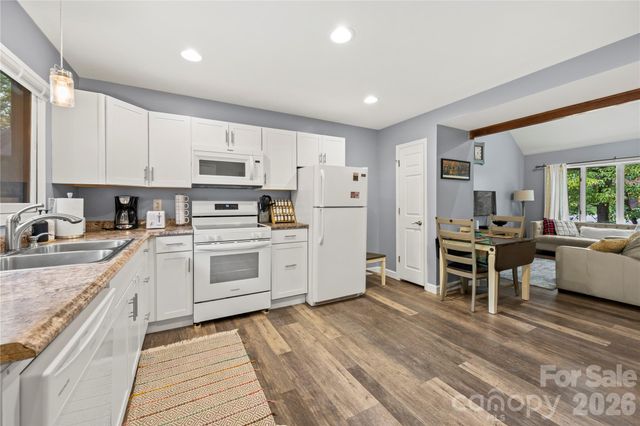 15 N Garden Court, Fletcher, NC 28732