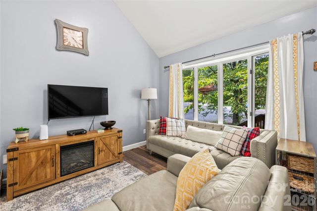 15 N Garden Court, Fletcher, NC 28732