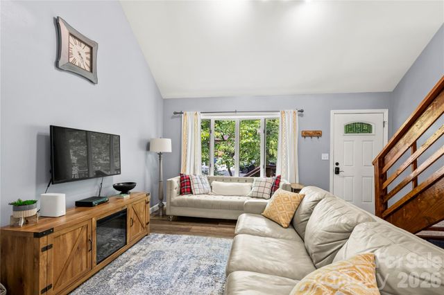 15 N Garden Court, Fletcher, NC 28732