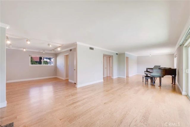 1524 W Flippen Court, Anaheim, CA 92802