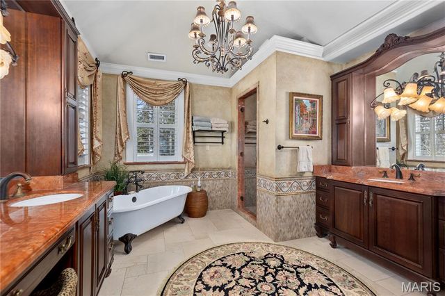 418 Yorkshire Place, Webster Groves, MO 63119