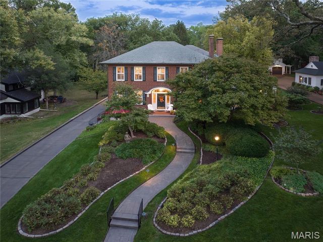 418 Yorkshire Place, Webster Groves, MO 63119