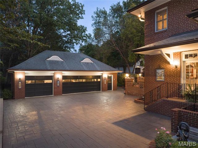 418 Yorkshire Place, Webster Groves, MO 63119
