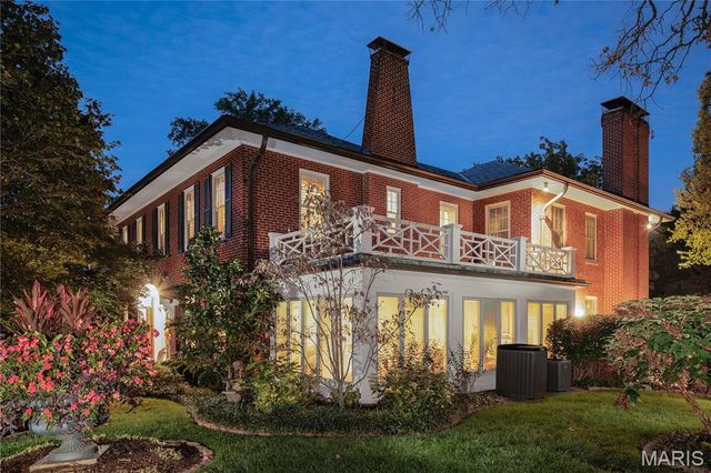 418 Yorkshire Place, Webster Groves, MO 63119