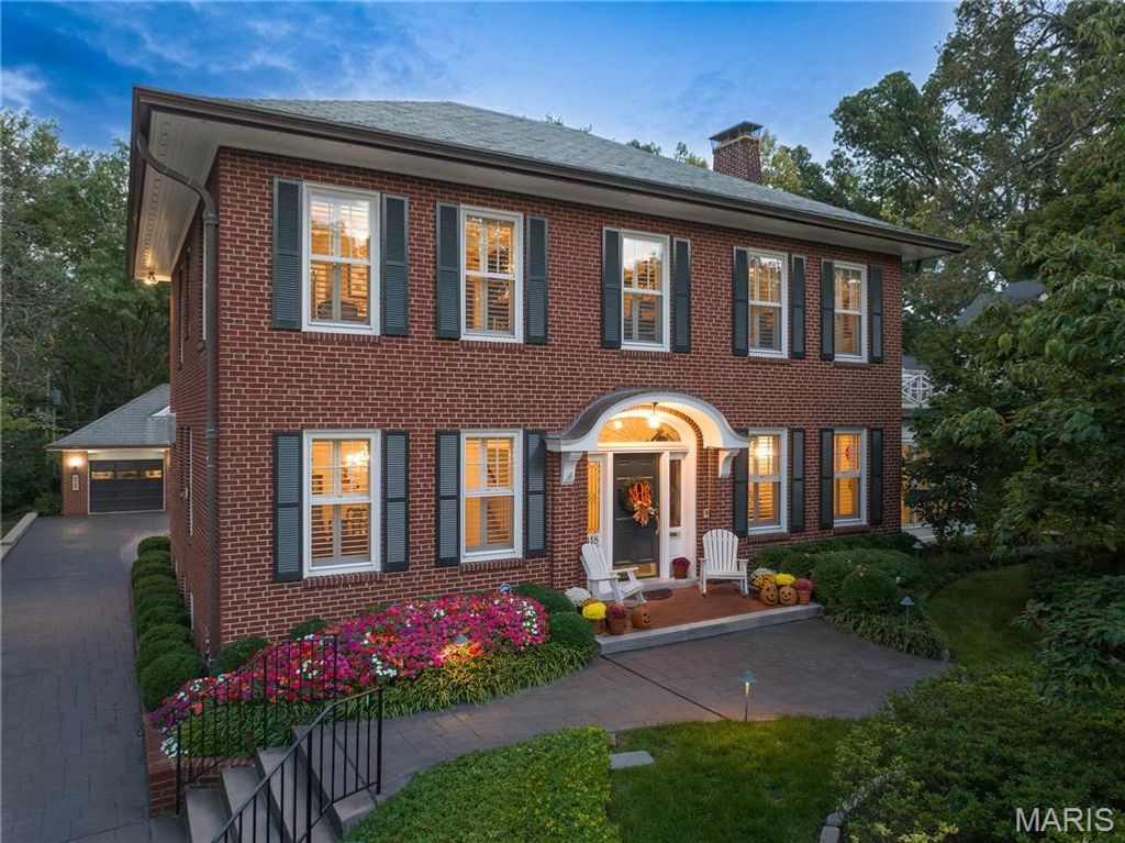 418 Yorkshire Place, Webster Groves, MO 63119