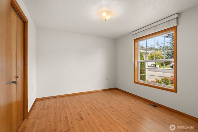 1410 Mark Twain Drive, Centralia, WA 98531
