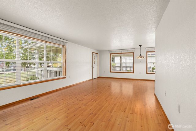 1410 Mark Twain Drive, Centralia, WA 98531