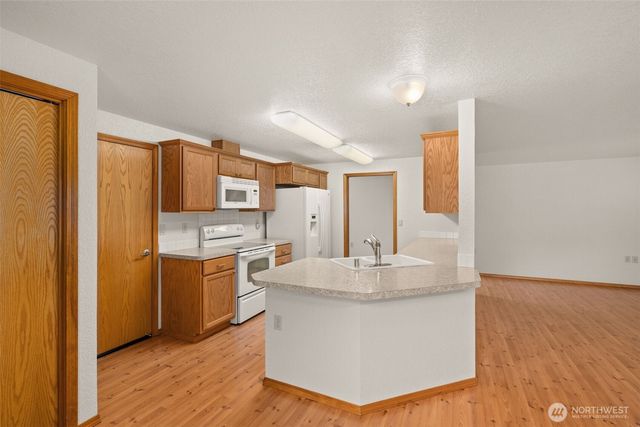 1410 Mark Twain Drive, Centralia, WA 98531