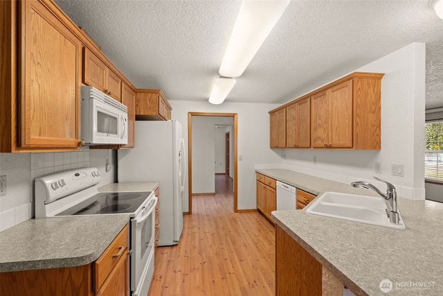 1410 Mark Twain Drive, Centralia, WA 98531