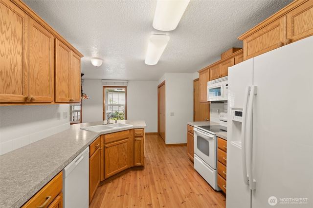 1410 Mark Twain Drive, Centralia, WA 98531