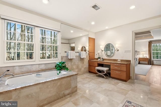 4956 QUEBEC ST NW, Washington, DC 20016