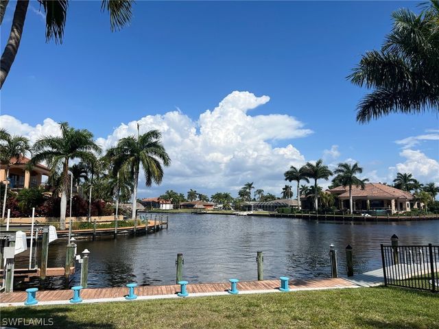 5015 Sorrento CT, Cape Coral, FL 33904