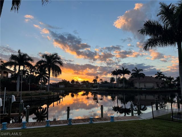 5015 Sorrento CT, Cape Coral, FL 33904