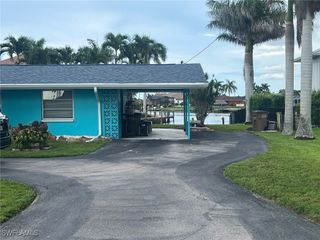 5015 Sorrento CT, Cape Coral, FL 33904