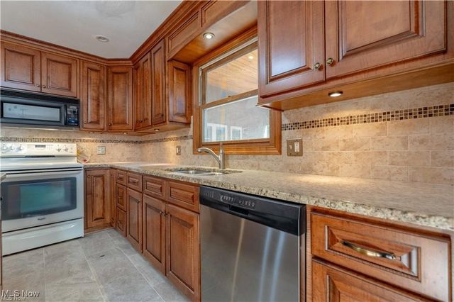 7412 Klingston Street NW, Massillon, OH 44646