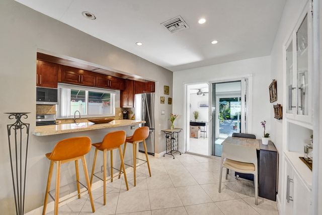 1036 NE 9th Avenue, Fort Lauderdale, FL 33304