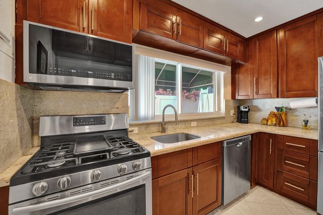 1036 NE 9th Avenue, Fort Lauderdale, FL 33304
