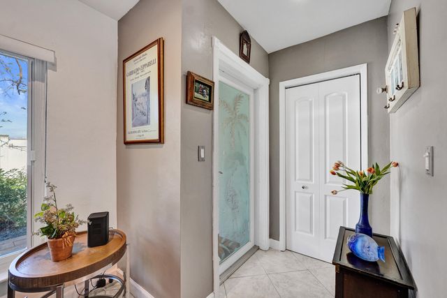 1036 NE 9th Avenue, Fort Lauderdale, FL 33304