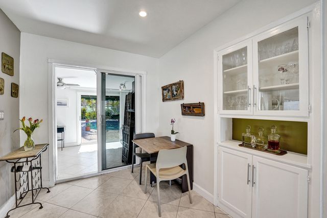 1036 NE 9th Avenue, Fort Lauderdale, FL 33304