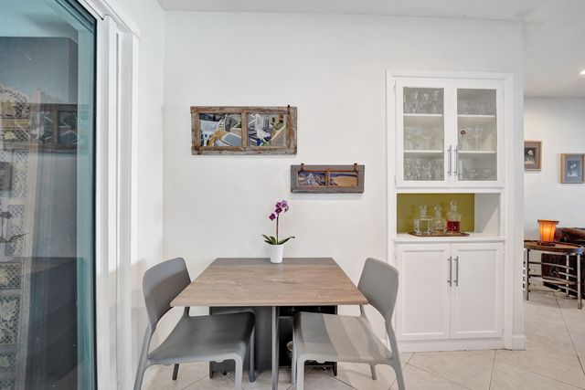 1036 NE 9th Avenue, Fort Lauderdale, FL 33304