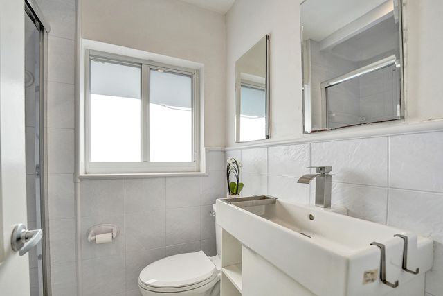 1036 NE 9th Avenue, Fort Lauderdale, FL 33304