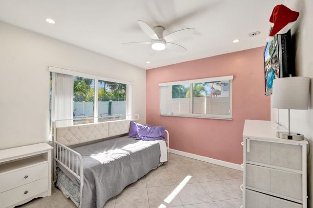 1036 NE 9th Avenue, Fort Lauderdale, FL 33304