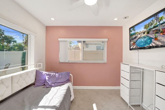 1036 NE 9th Avenue, Fort Lauderdale, FL 33304
