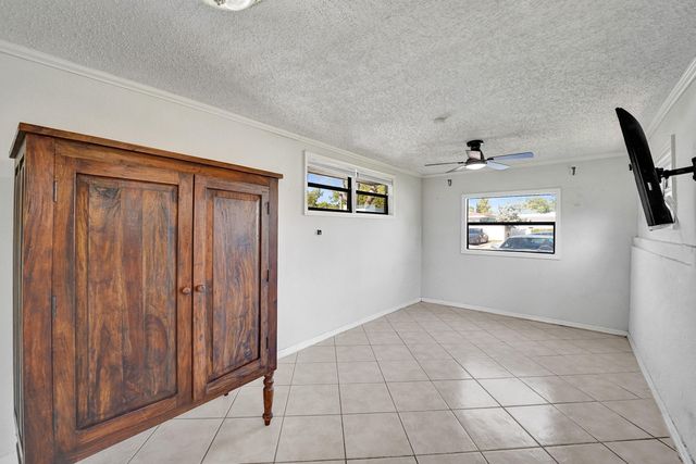 1036 NE 9th Avenue, Fort Lauderdale, FL 33304