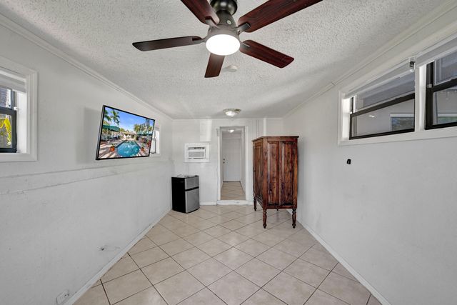 1036 NE 9th Avenue, Fort Lauderdale, FL 33304
