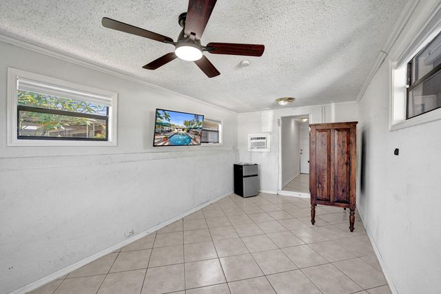 1036 NE 9th Avenue, Fort Lauderdale, FL 33304