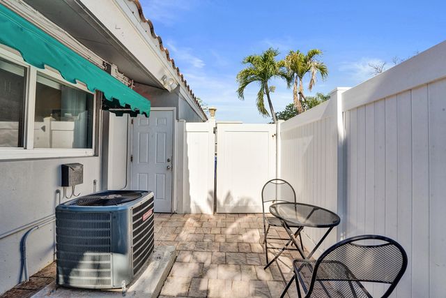 1036 NE 9th Avenue, Fort Lauderdale, FL 33304